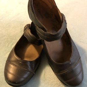 Taos - Brown Leather Upper Applause (style =APP-1263) Women’s US 8 / EUR 39